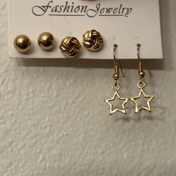 Fashion Jewelry Gold and Silver Earring Collection - 21 Pairs - Picture 7 of 9